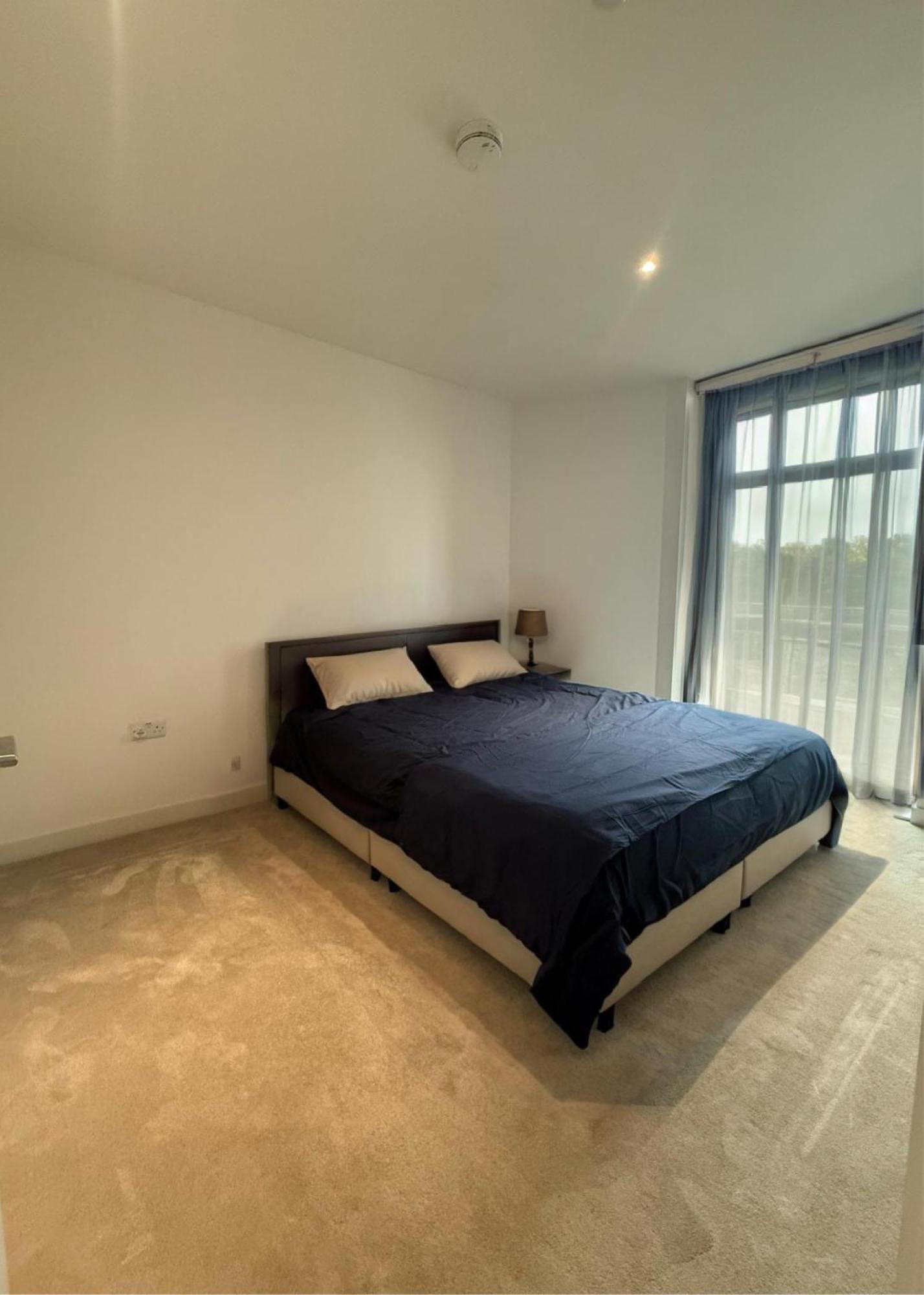 Apartment River View Balcony Spacious 1 Bed Xl Sofa & Tv *